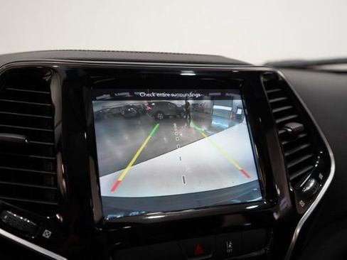 Used 2022 Jeep Cherokee Limited image 26