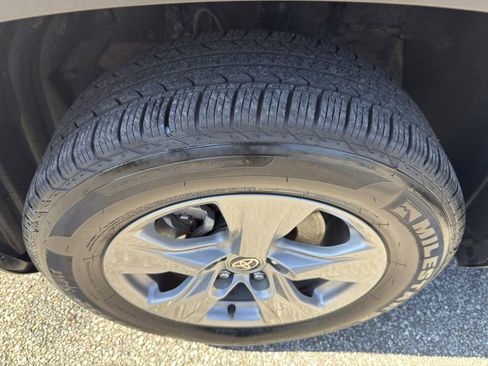 Used 2024 Toyota RAV4 XLE image 37