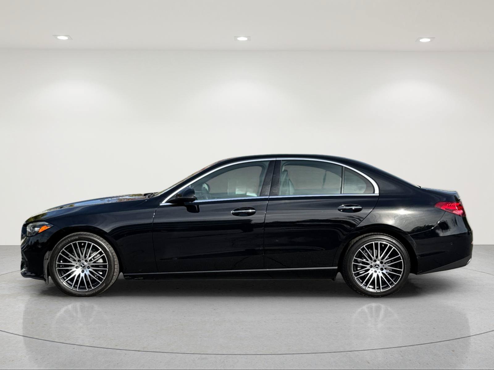 Used 2024 Mercedes-Benz C 300 Sedan image 2