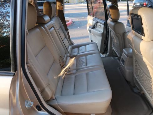 Used 2003 Toyota Land Cruiser image 17