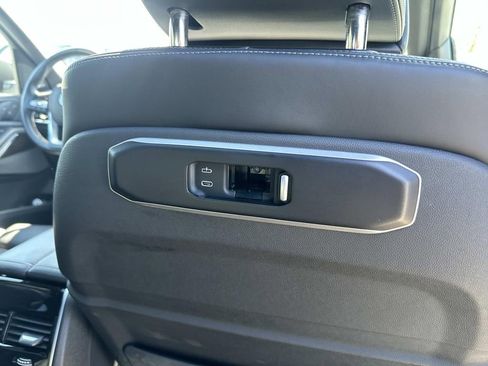 Used 2025 BMW X5 xDrive50e image 35