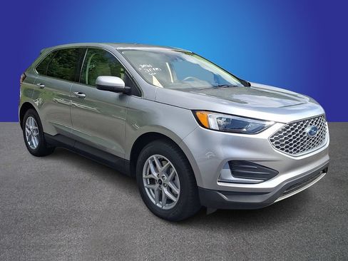 Used 2024 Ford Edge SEL AWD/4WD image 3