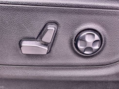 Used 2021 RAM 1500 Big Horn image 14