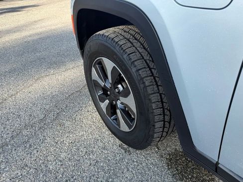 Used 2024 Jeep Grand Cherokee Limited 4xe image 14