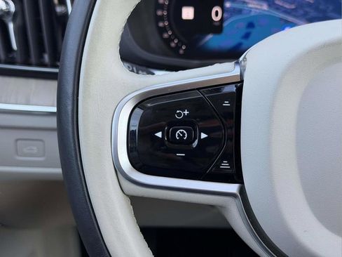 Used 2023 Volvo XC60 B5 Plus w/ Protection Package Premier image 8