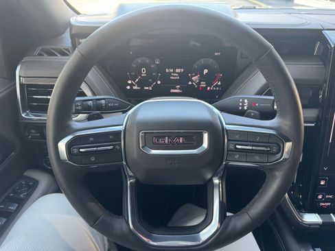 Used 2025 GMC Yukon XL Elevation image 13