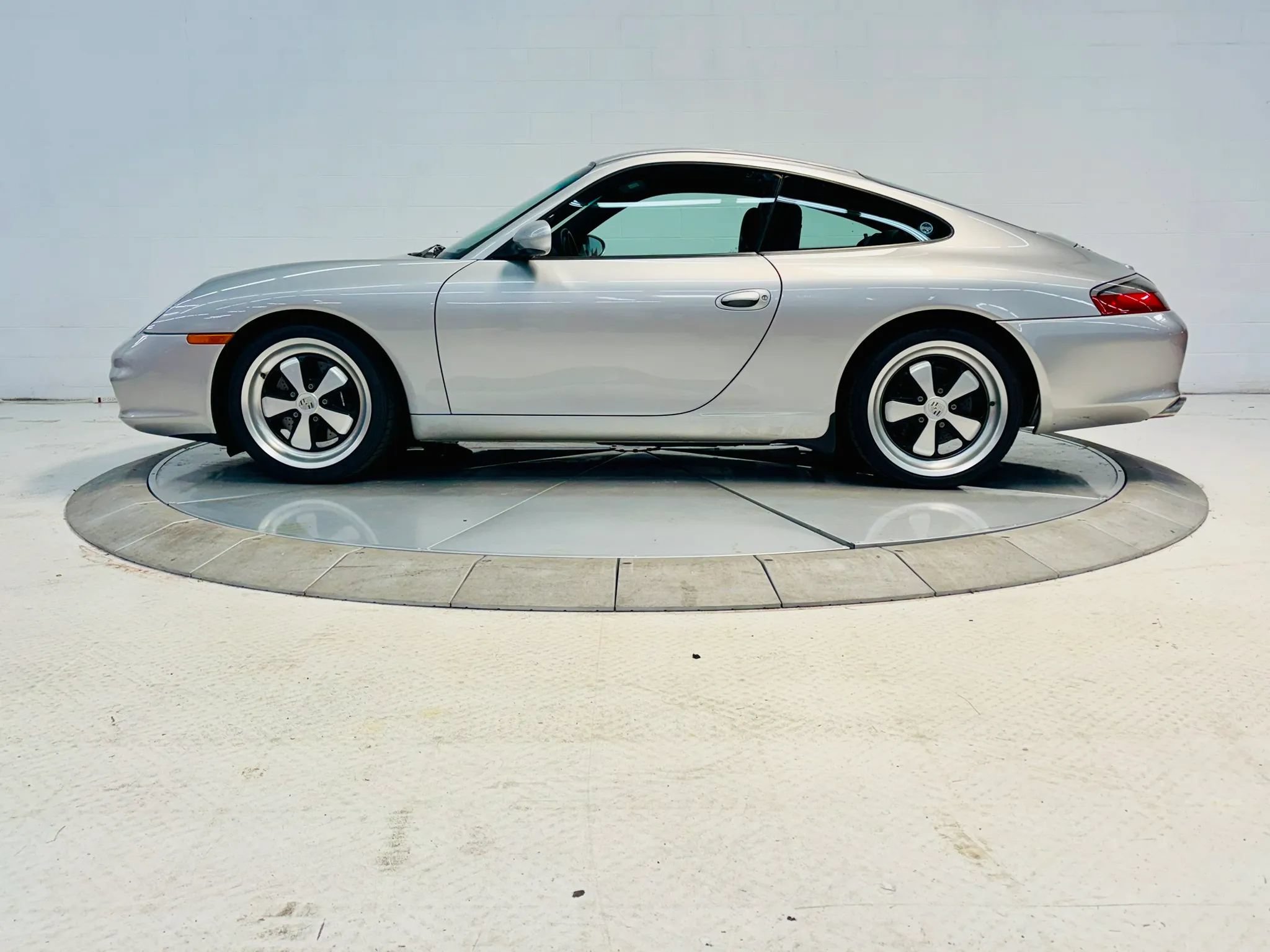 Used 2002 Porsche 911 GT3 RS image 28