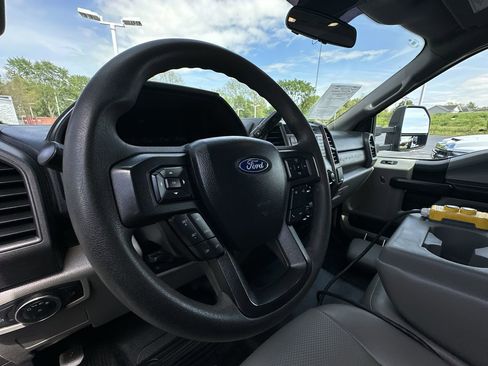 Used 2020 Ford F550 4x4 Regular Cab Super Duty image 14