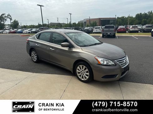 Used 2015 Nissan Sentra SV FWD image 2
