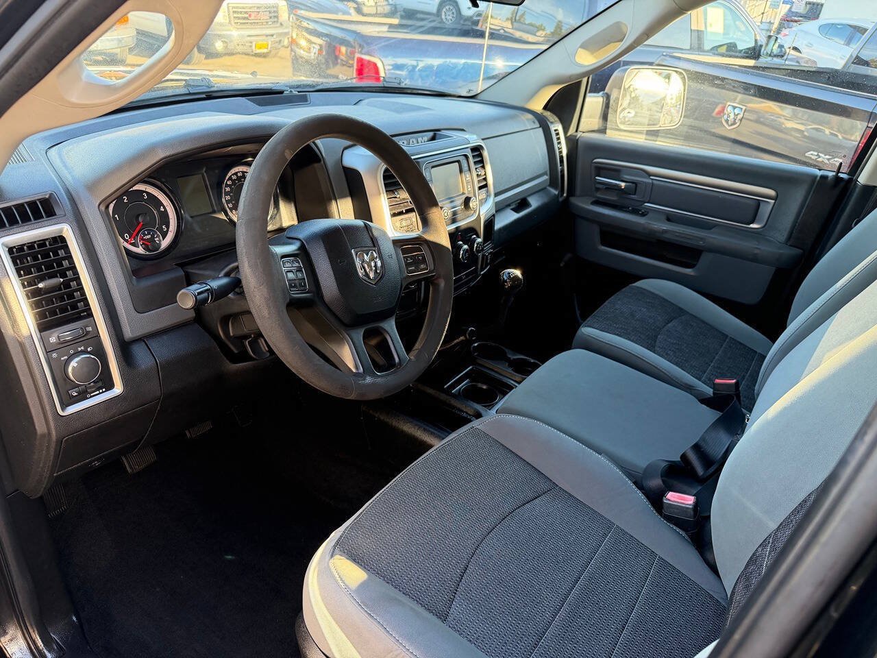 Used 2018 RAM 3500 SLT AWD/4WD image 25