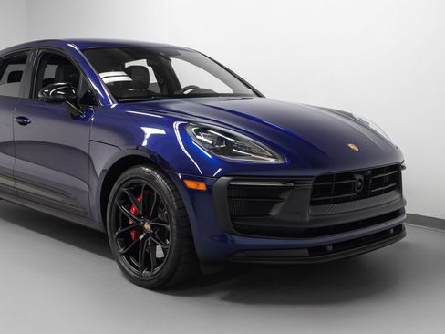 Certified 2024 Porsche Macan GTS w/ GTS Sport Package AWD/4WD image 9