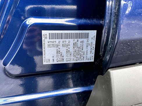 Used 2025 Nissan Rogue SV image 18