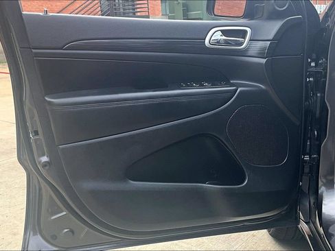 Used 2021 Jeep Grand Cherokee Laredo X RWD image 24