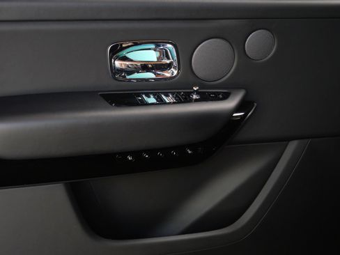 Certified 2022 Rolls-Royce Cullinan AWD/4WD image 11