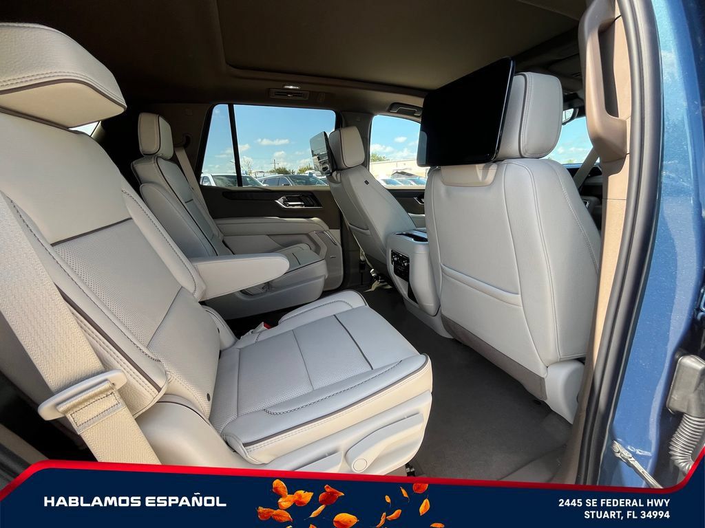 New 2026 GMC Yukon Denali w/ Denali Reserve Package AWD/4WD image 19