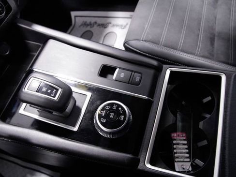 Used 2022 Mitsubishi Outlander SE image 27