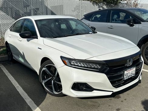 Used 2022 Honda Accord Sport image 2