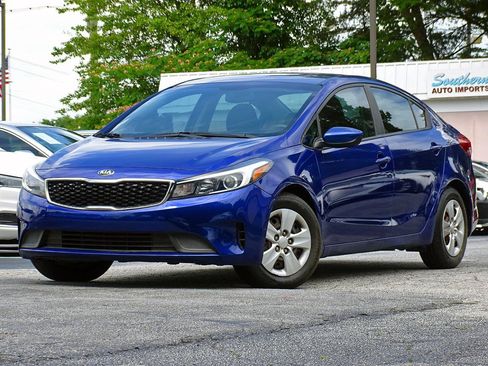 Used 2017 Kia Forte LX FWD image 2