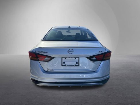 Used 2024 Nissan Altima 2.5 SV image 4