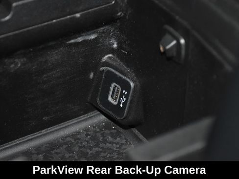 Used 2025 Jeep Wrangler Unlimited Sahara AWD/4WD image 28