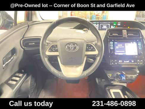 Used 2016 Toyota Prius Four FWD image 25