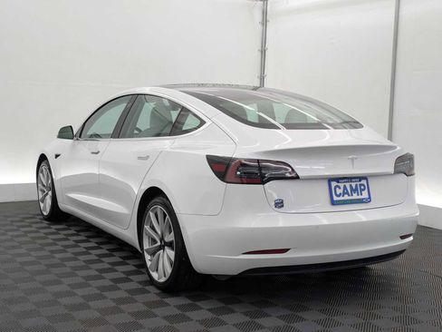Used 2019 Tesla Model 3 Standard Range image 4