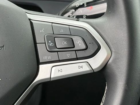 Certified 2025 Volkswagen Tiguan SE w/ Panoramic Sunroof Package image 25