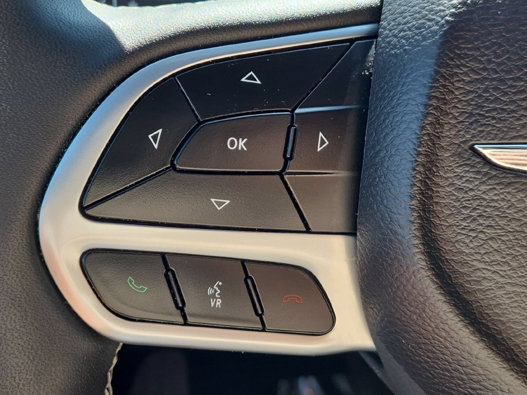 Used 2026 Chrysler Pacifica Select FWD image 20