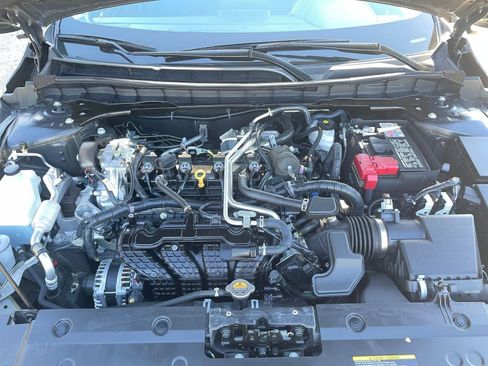 Used 2025 Nissan Altima 2.5 SV image 34