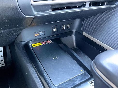 Used 2025 Toyota Camry SE FWD image 27