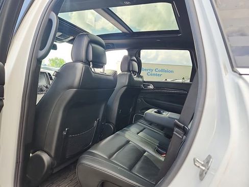Used 2016 Jeep Grand Cherokee High Altitude AWD/4WD image 10