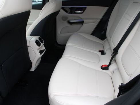 Used 2023 Mercedes-Benz GLC 300 image 36