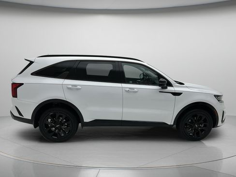 Used 2023 Kia Sorento SX AWD/4WD image 6