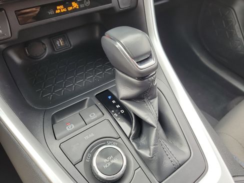 Certified 2024 Toyota RAV4 SE AWD/4WD image 30