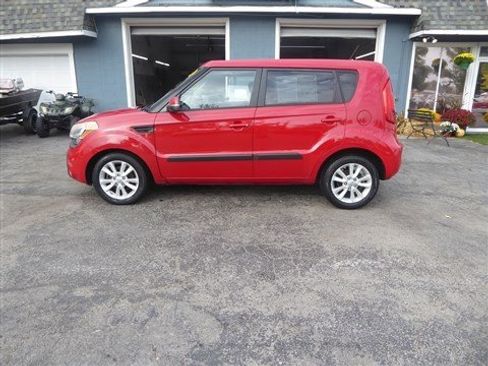 Used 2013 Kia Soul + image 2