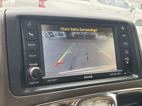 Used 2014 Chrysler Town & Country Limited w/ Luxury Group FWD image 20