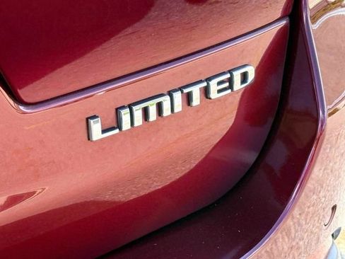 Used 2023 Jeep Grand Cherokee L Limited w/ Luxury Tech Group II AWD/4WD image 11