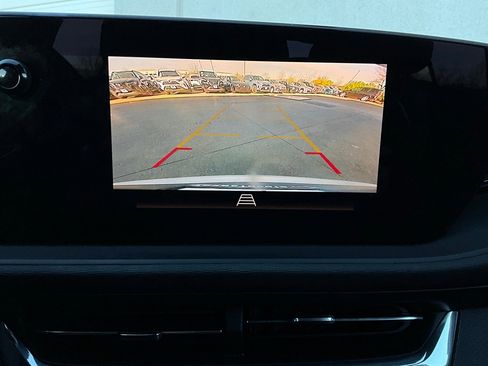 Used 2025 Buick Envista Preferred image 30