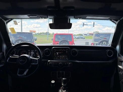 Used 2020 Jeep Gladiator Rubicon AWD/4WD image 19