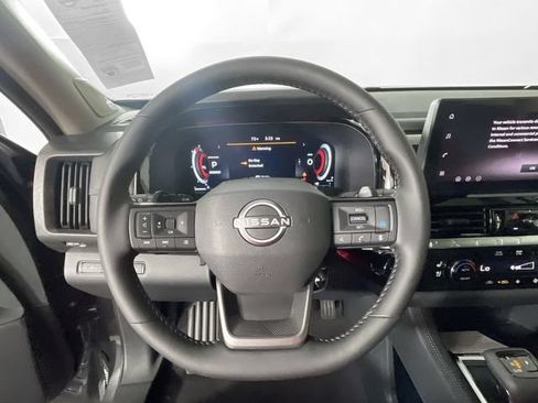 New 2026 Nissan Pathfinder Platinum FWD image 8
