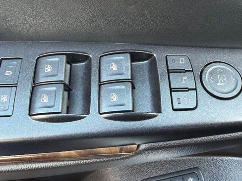 Used 2016 Chevrolet Suburban LT w/ Luxury Package image 20