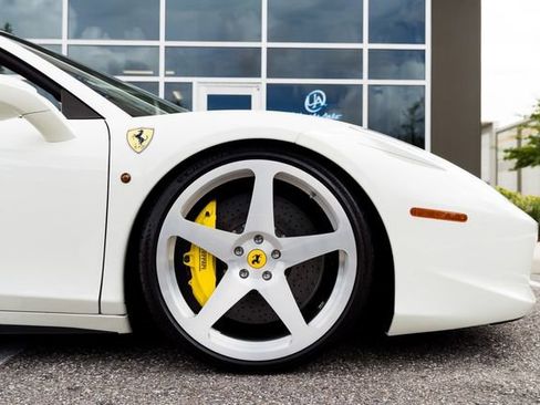 Used 2014 Ferrari 458 Spider image 11