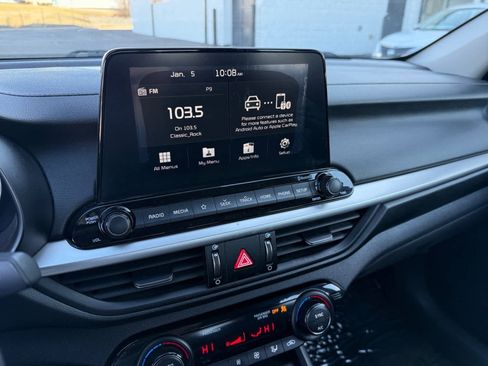 Used 2019 Kia Forte LXS image 16