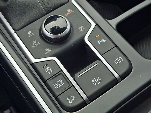 Certified 2025 Kia Sorento S w/ Panoramic Sunroof Package image 25