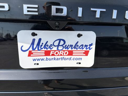 Certified 2025 Ford Expedition Platinum w/ Driver's Package AWD/4WD image 12