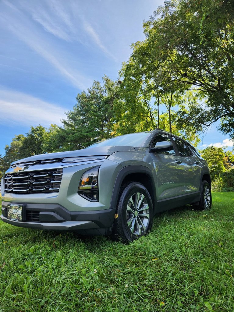 Used 2025 Chevrolet Equinox LT w/ Convenience Package II AWD/4WD image 4