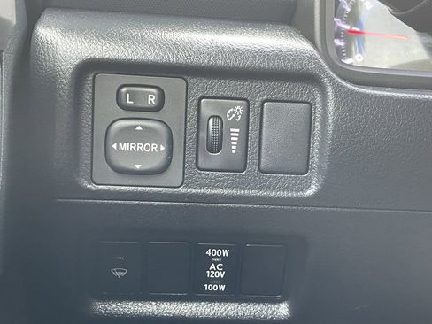 Used 2015 Toyota 4Runner Limited image 30