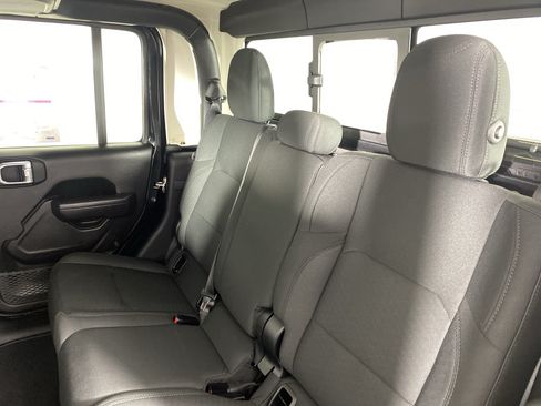 Used 2022 Jeep Gladiator Mojave AWD/4WD image 30
