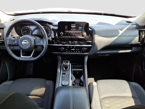 Used 2025 Nissan Pathfinder SV AWD/4WD image 11