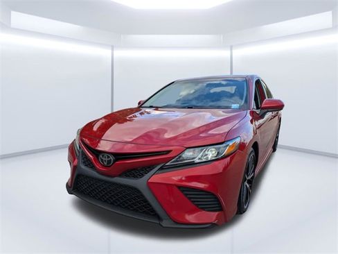 Used 2019 Toyota Camry SE image 8
